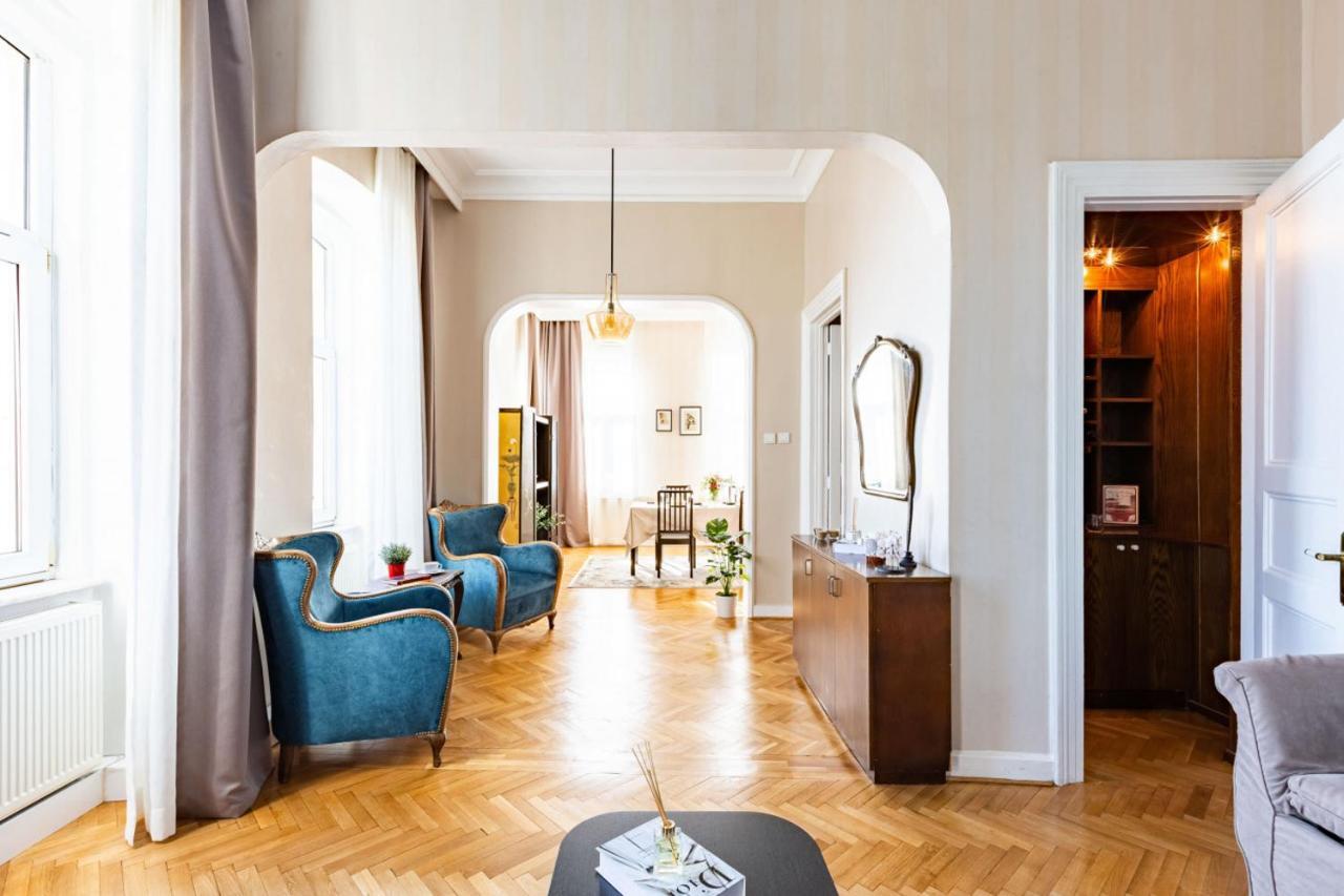 Historical Flat With A Lovely Sea View In Beyoglu Istanboel Buitenkant foto