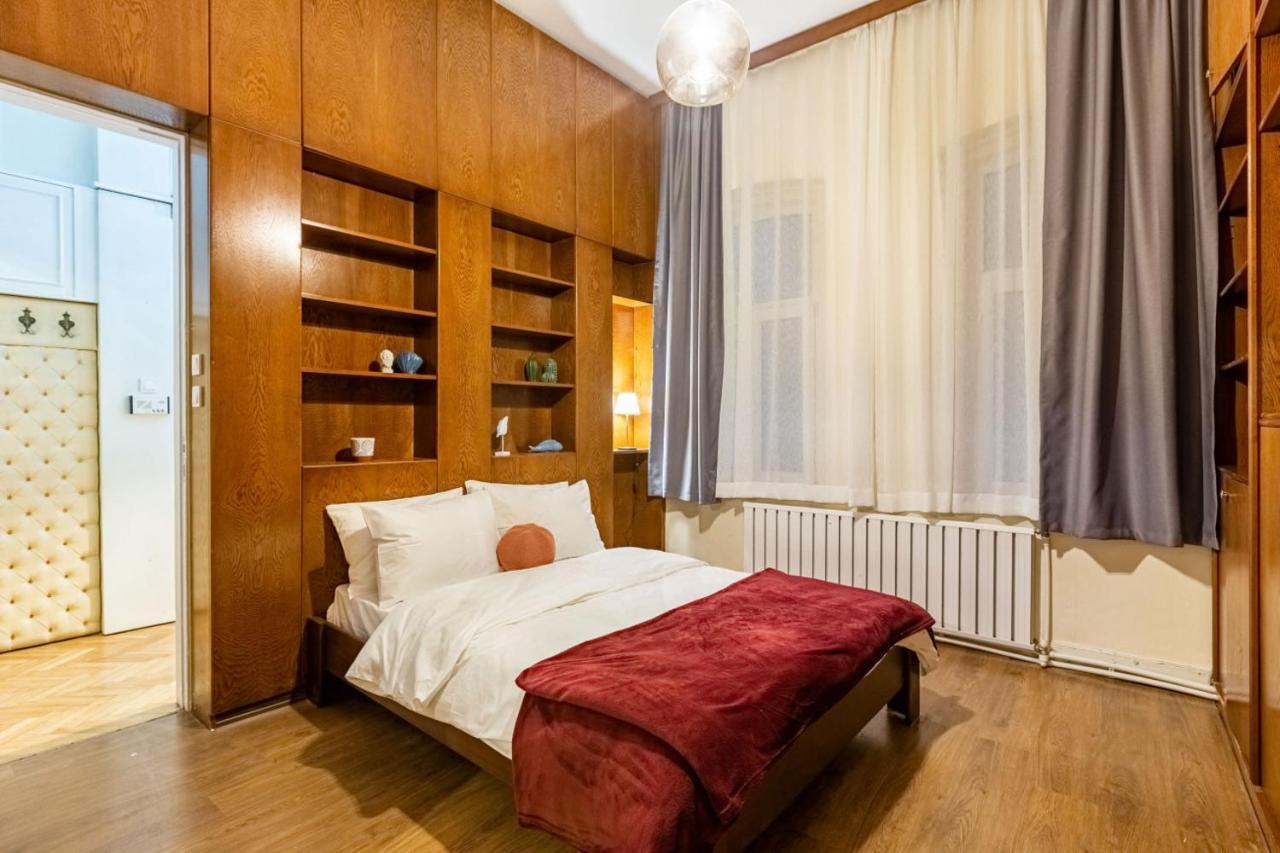 Historical Flat With A Lovely Sea View In Beyoglu Istanboel Buitenkant foto
