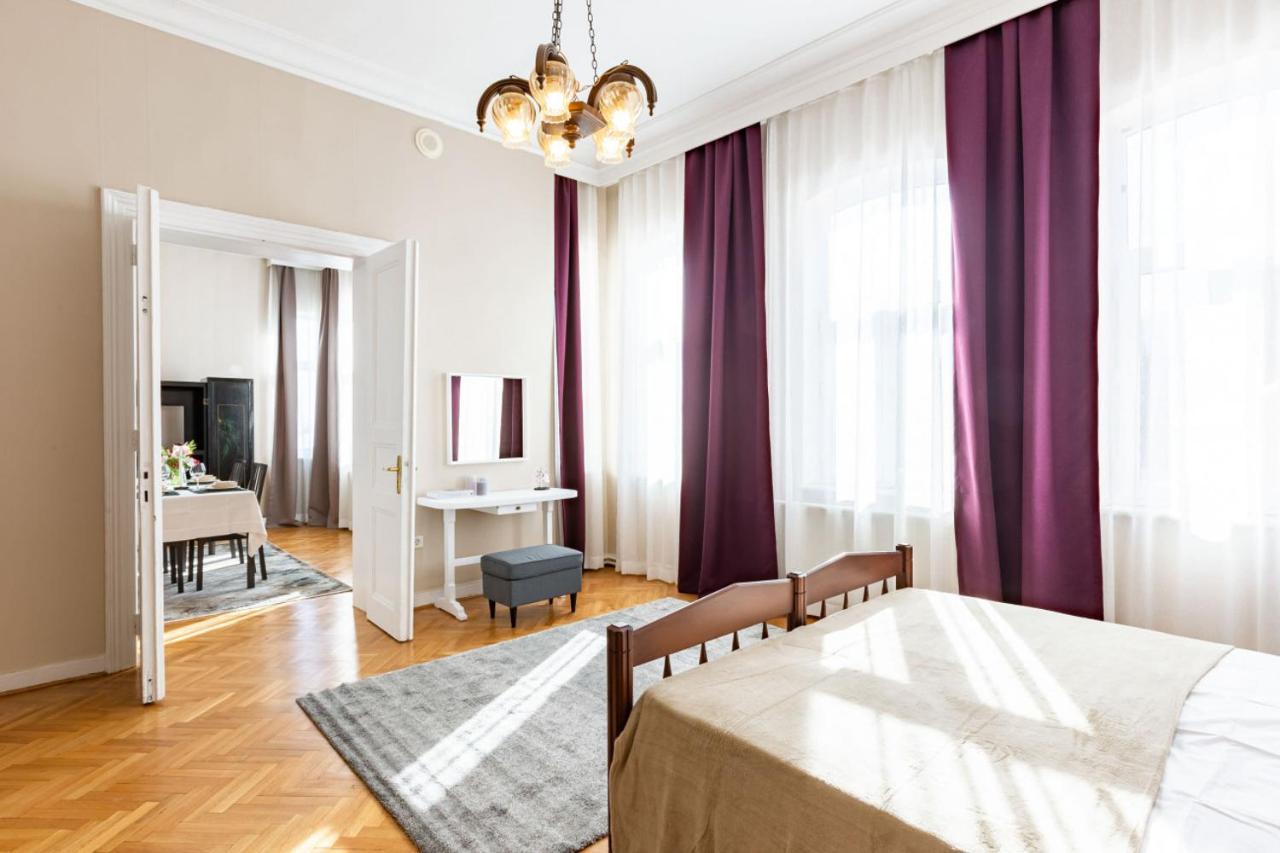 Historical Flat With A Lovely Sea View In Beyoglu Istanboel Buitenkant foto