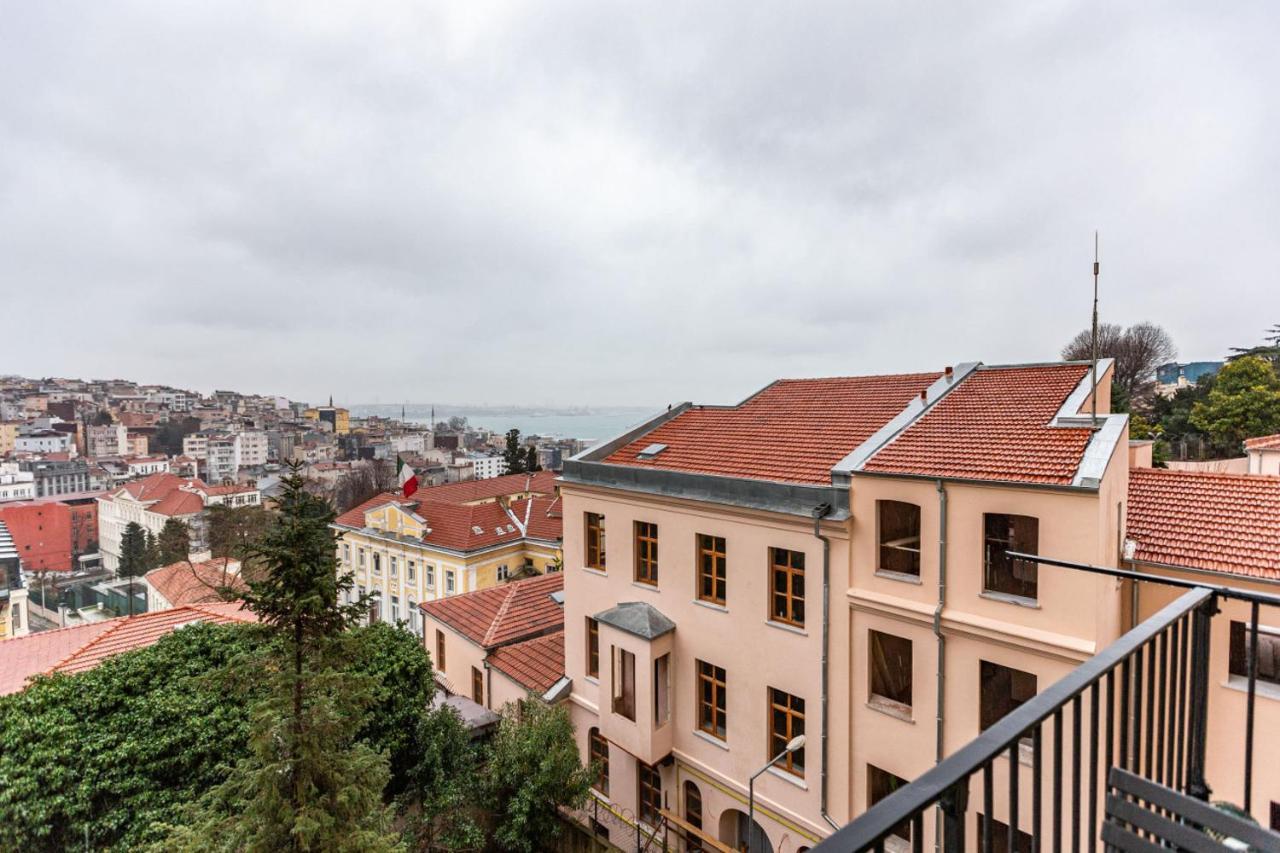 Historical Flat With A Lovely Sea View In Beyoglu Istanboel Buitenkant foto