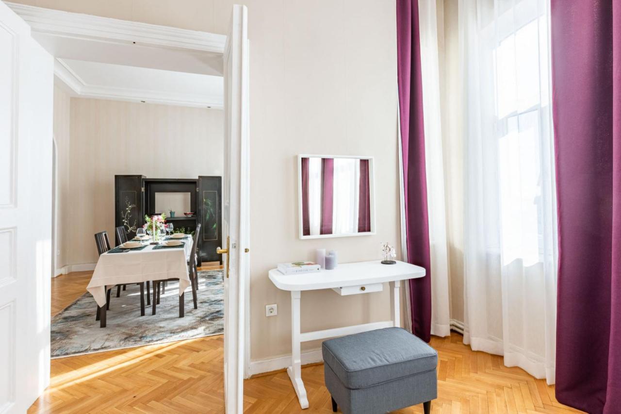 Historical Flat With A Lovely Sea View In Beyoglu Istanboel Buitenkant foto